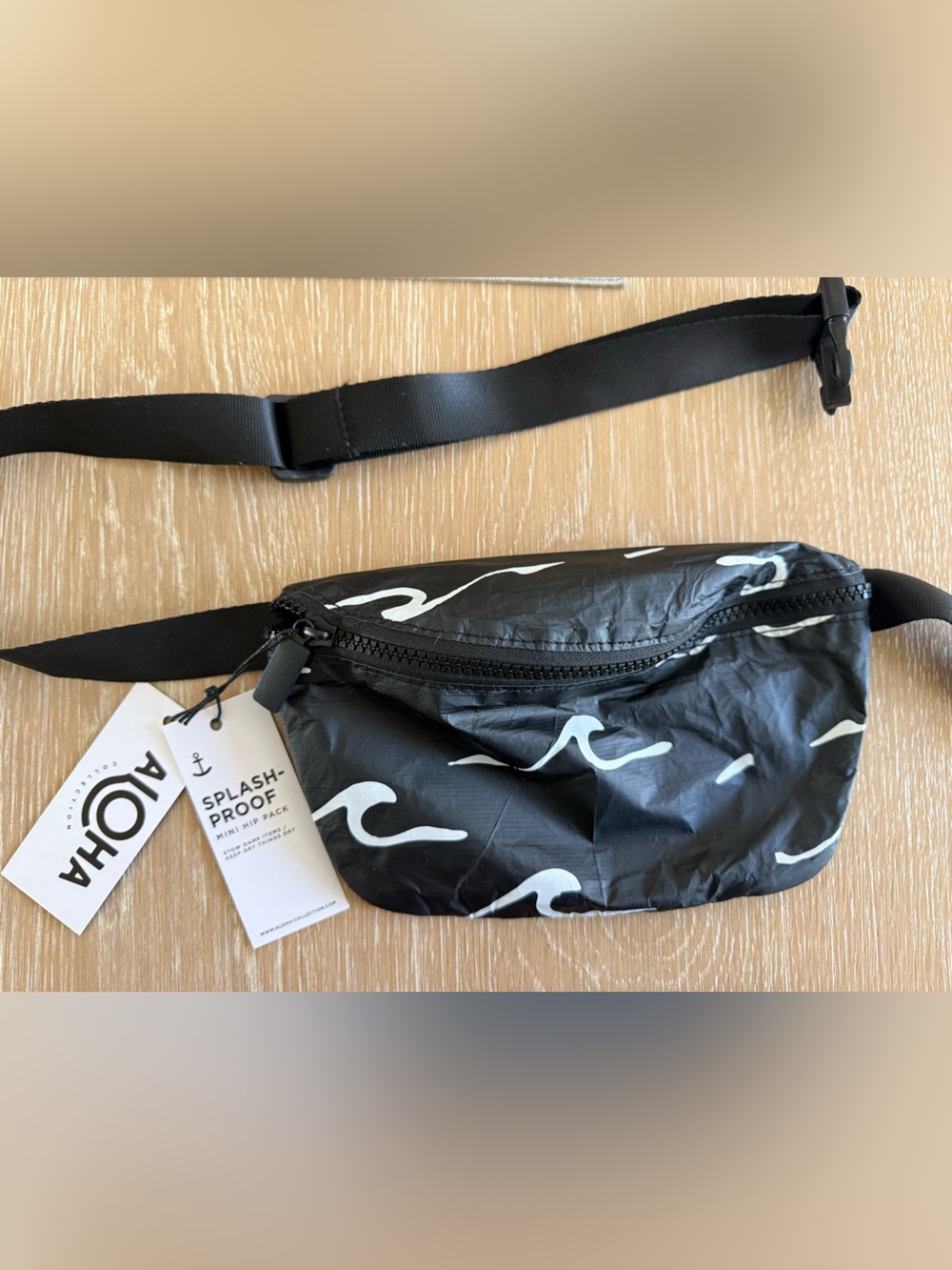 ALOHAS Black Waist Bag with White Wave Print